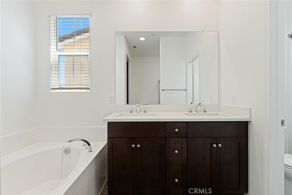 8729 Roving Place