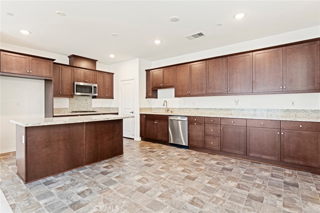 8729 Roving Place