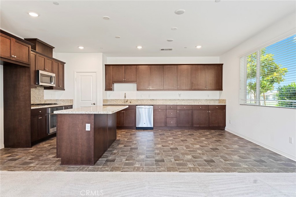 8729 Roving Place