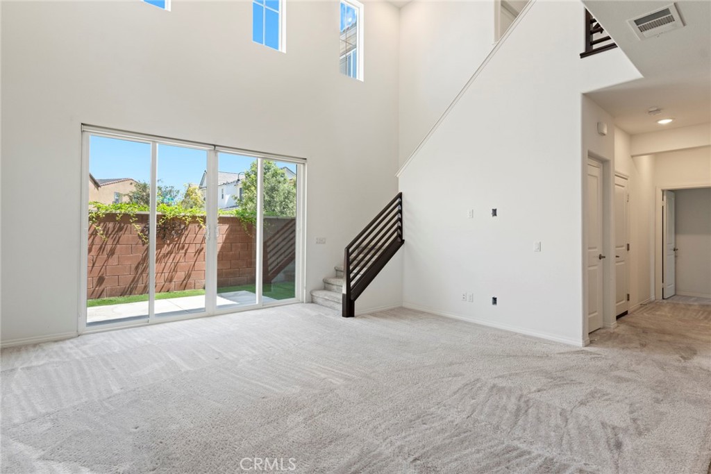 8729 Roving Place