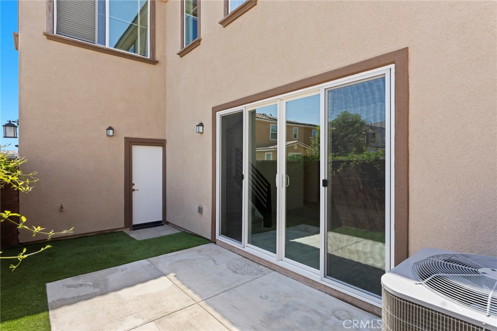8729 Roving Place