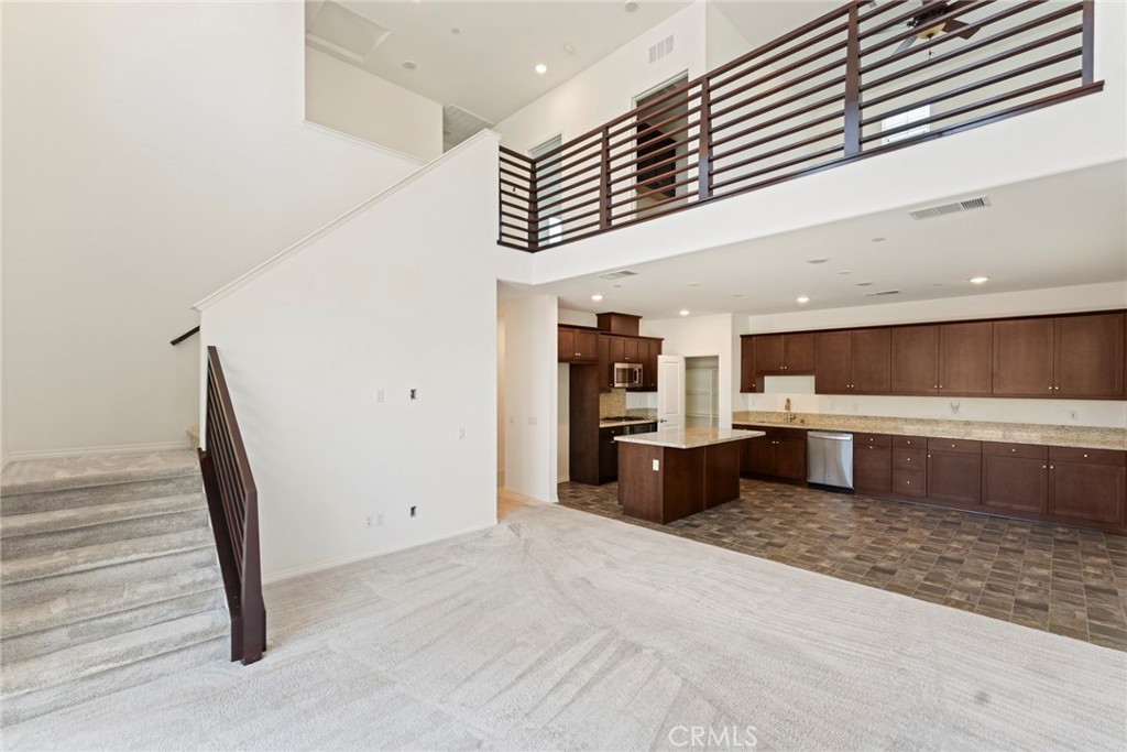 8729 Roving Place