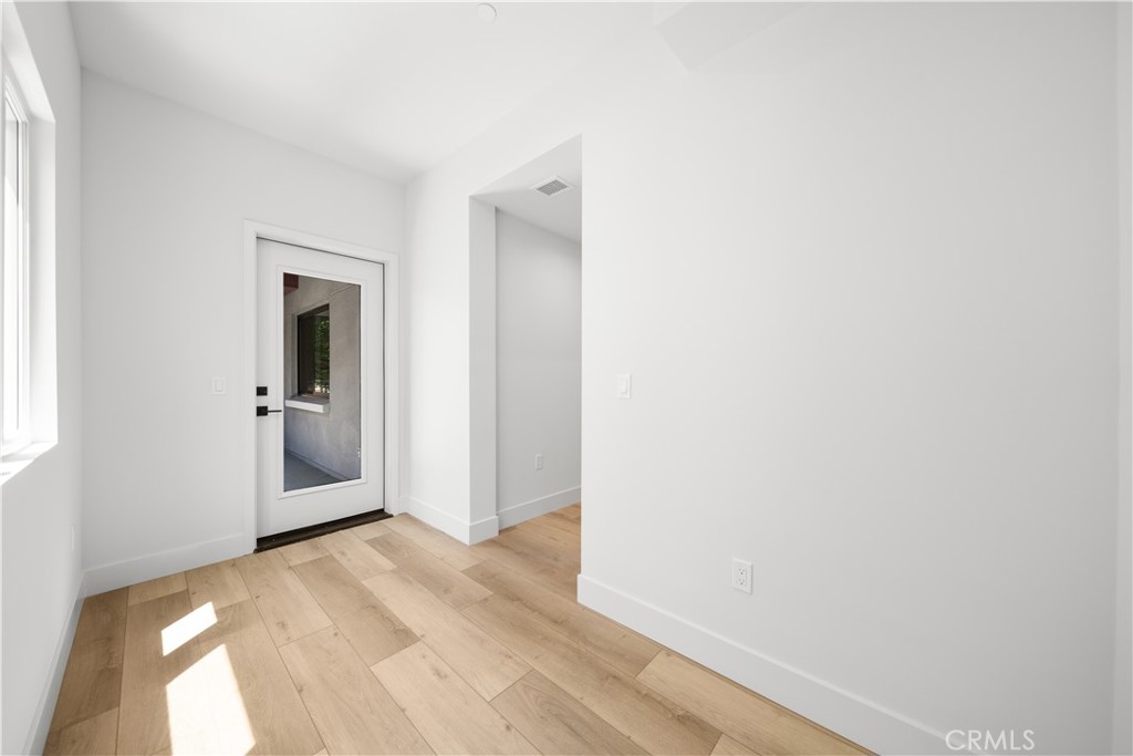 150 S Oak Knoll Avenue 202