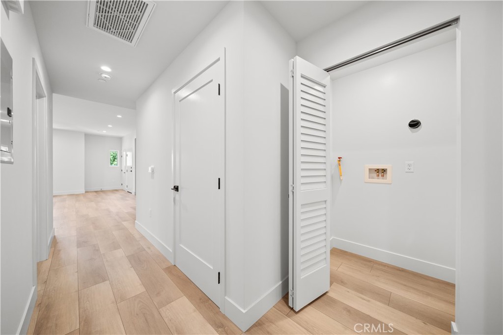 150 S Oak Knoll Avenue 202