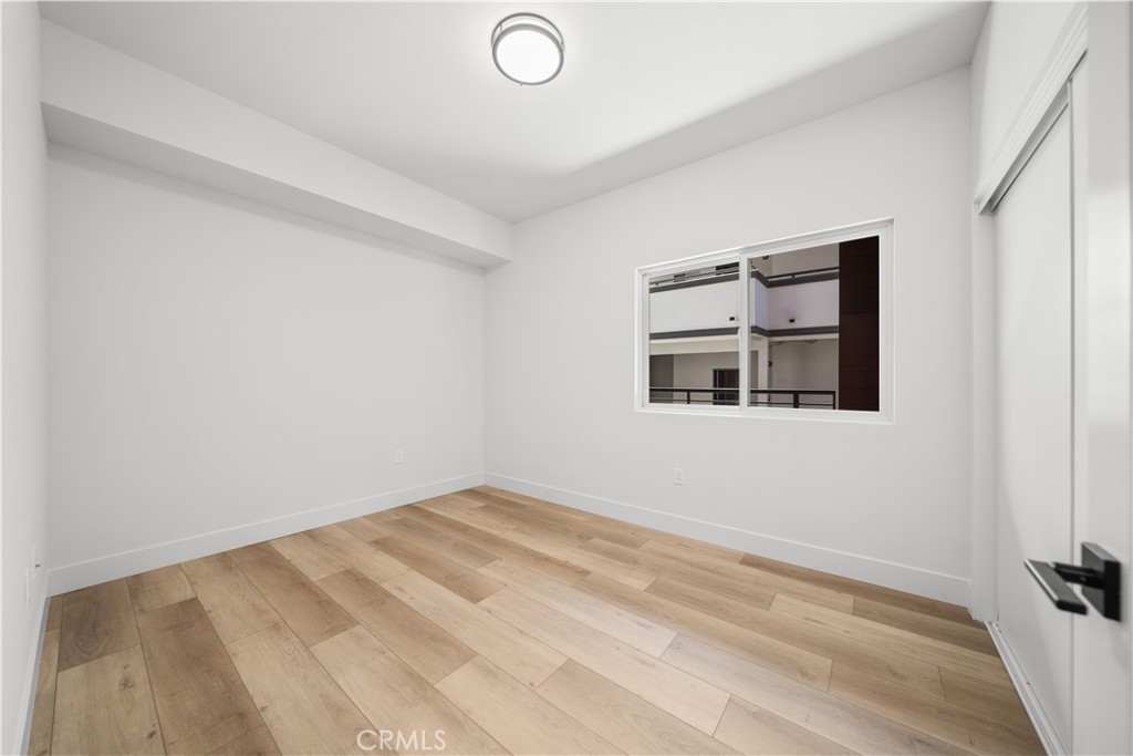150 S Oak Knoll Avenue 202