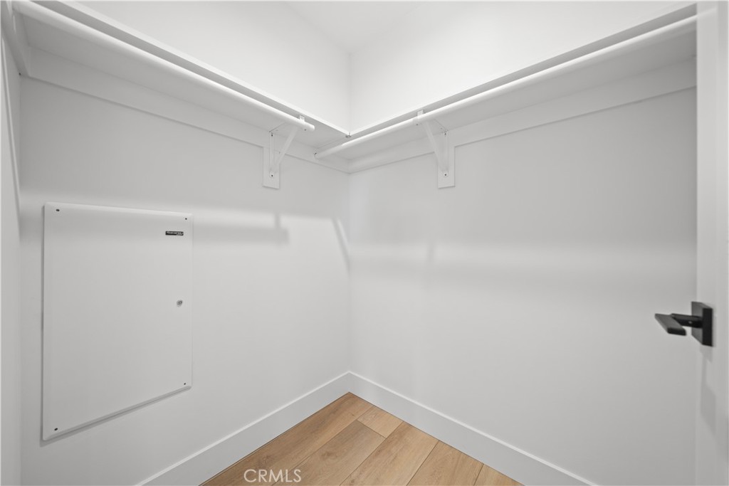 150 S Oak Knoll Avenue 202