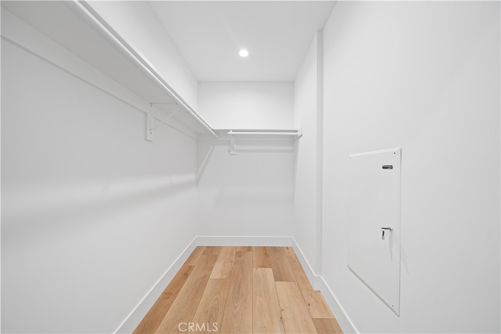 150 S Oak Knoll Avenue 105