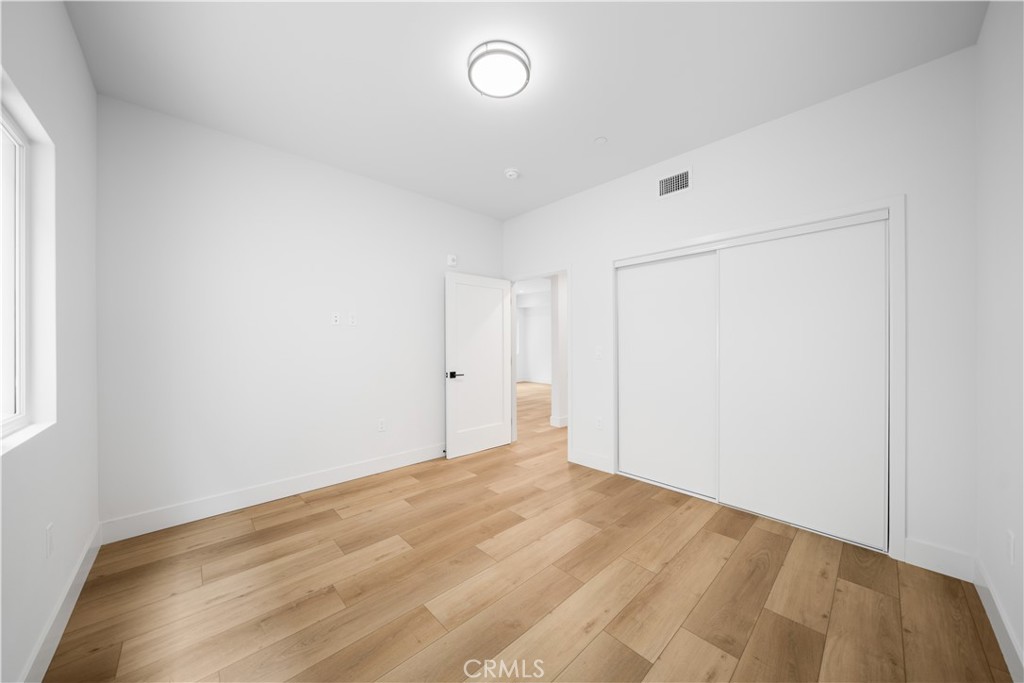 150 S Oak Knoll Avenue 105