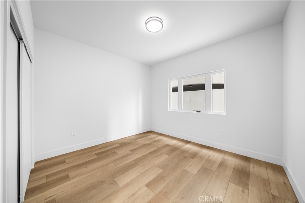150 S Oak Knoll Avenue 105