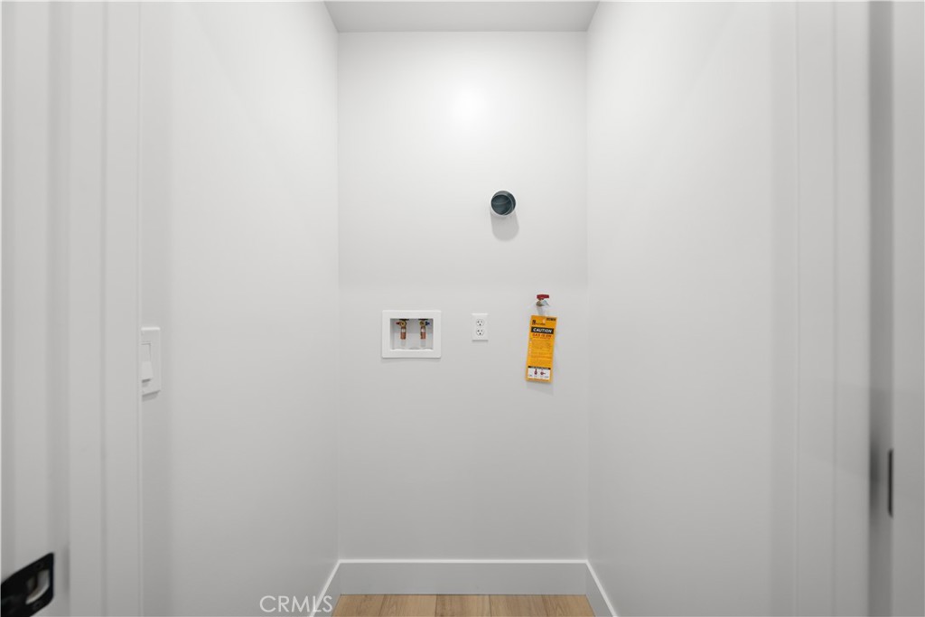 150 S Oak Knoll Avenue 201