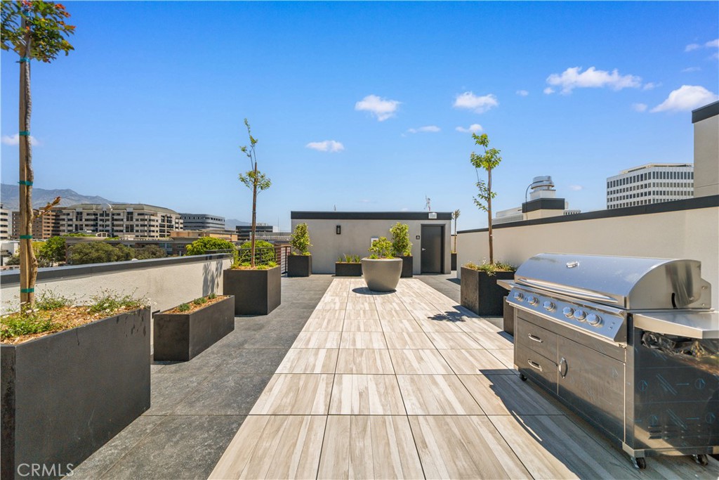 150 S Oak Knoll Avenue 201