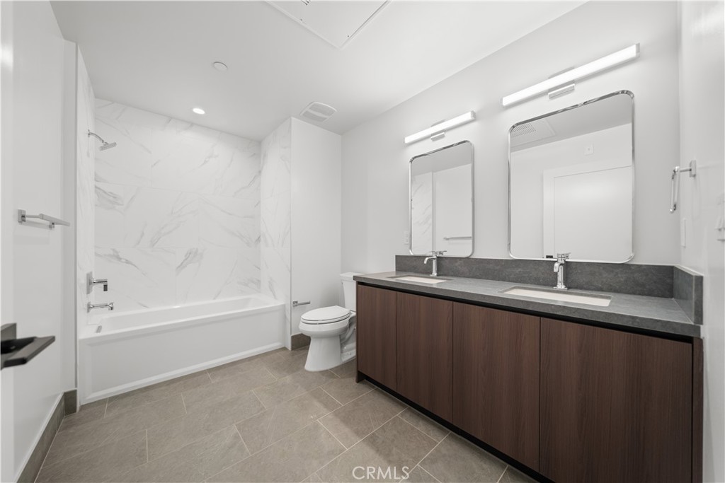 150 S Oak Knoll Avenue 201