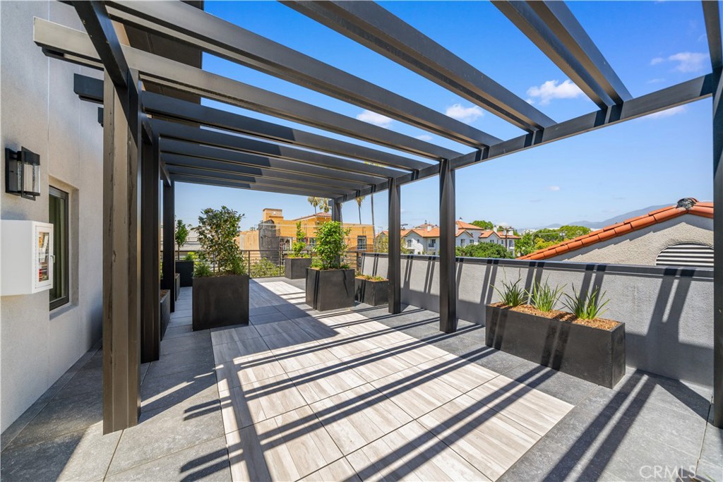 150 S Oak Knoll Avenue 201