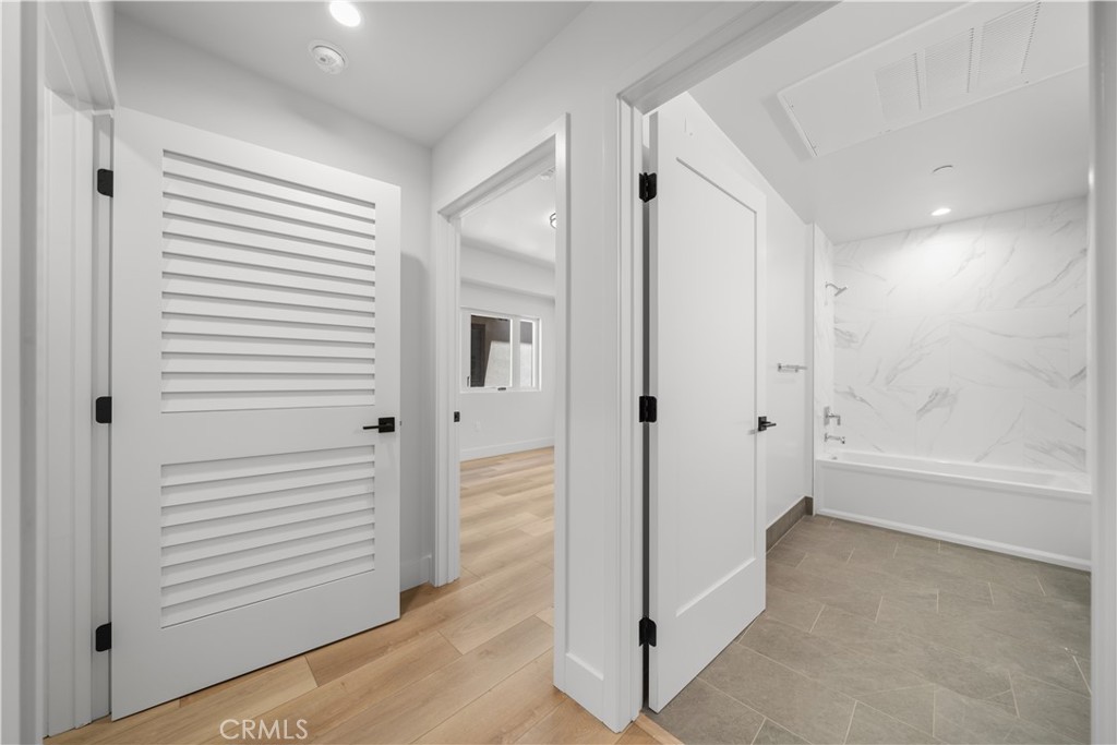 150 S Oak Knoll Avenue 201