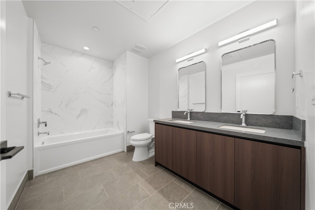 150 S Oak Knoll Avenue 201