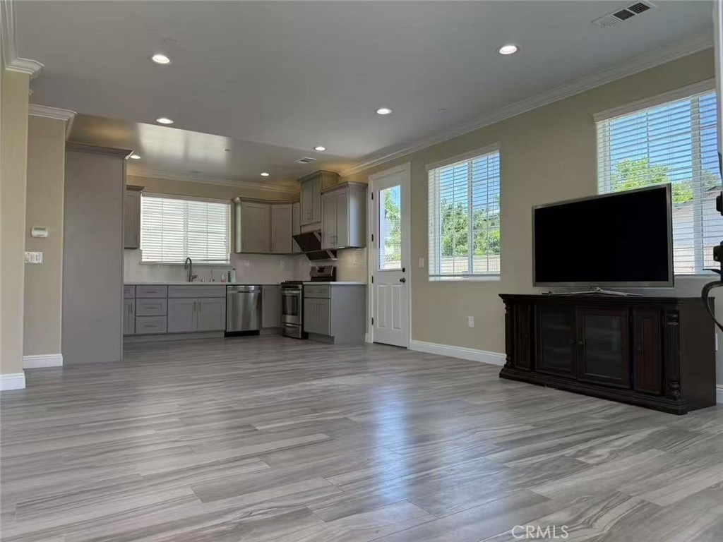 3111 Rosemead Pl