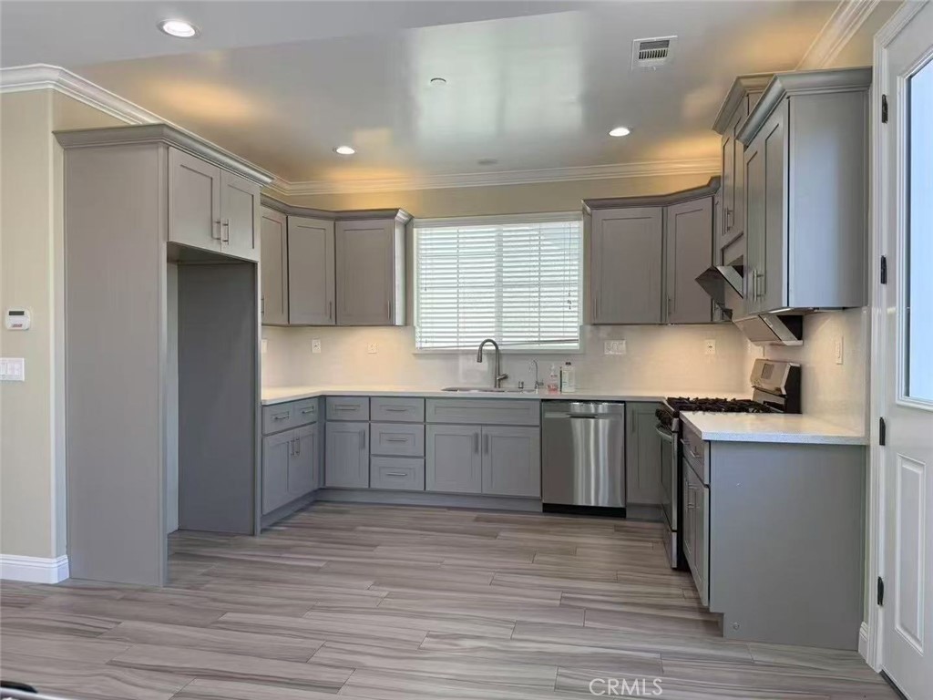 3111 Rosemead Pl