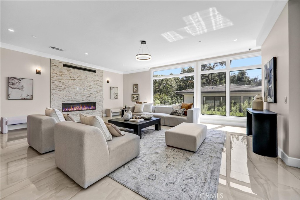 330 Arbolada Drive