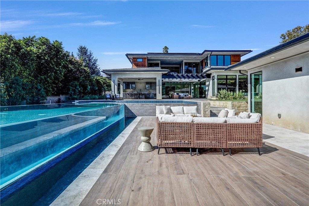 330 Arbolada Drive