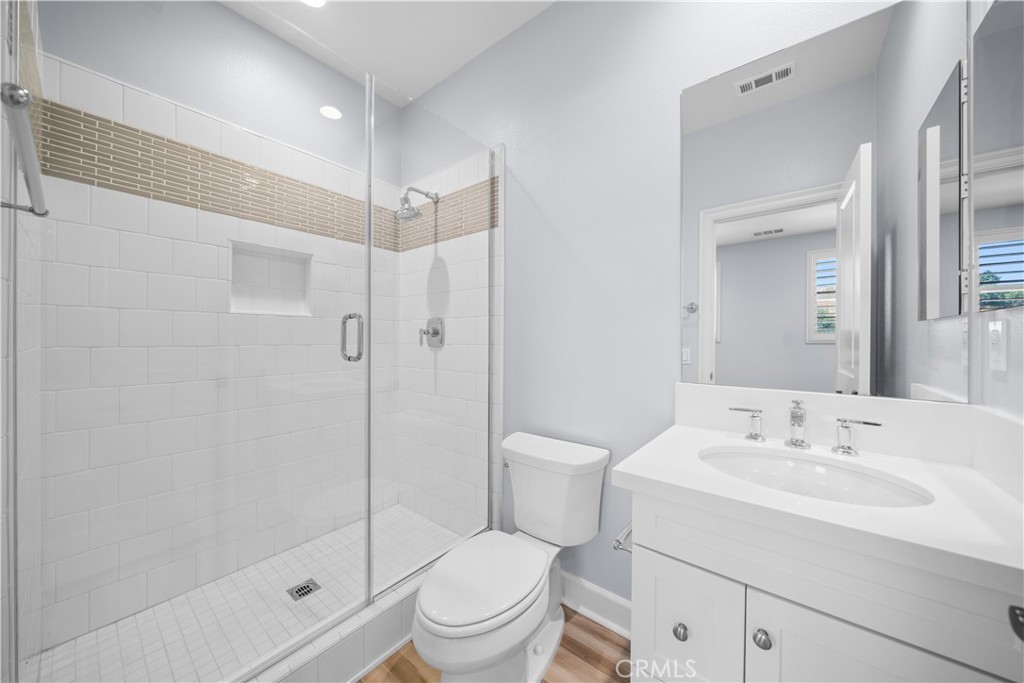 16389 Viewcrest Road