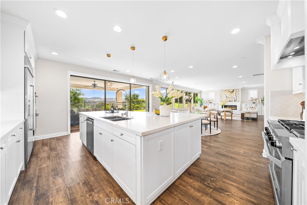 16389 Viewcrest Road