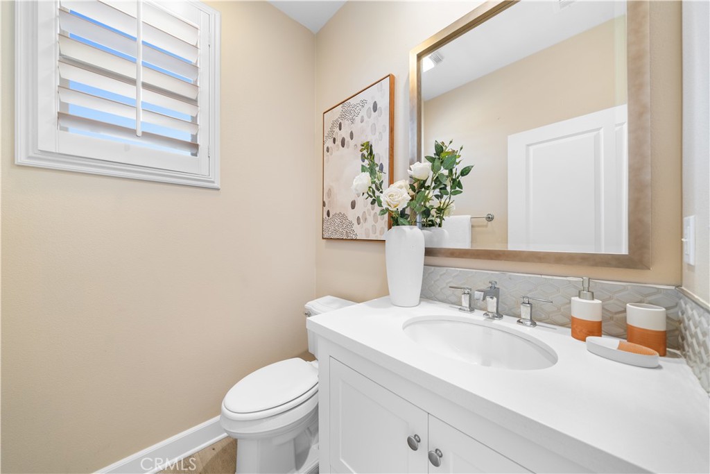 16389 Viewcrest Road