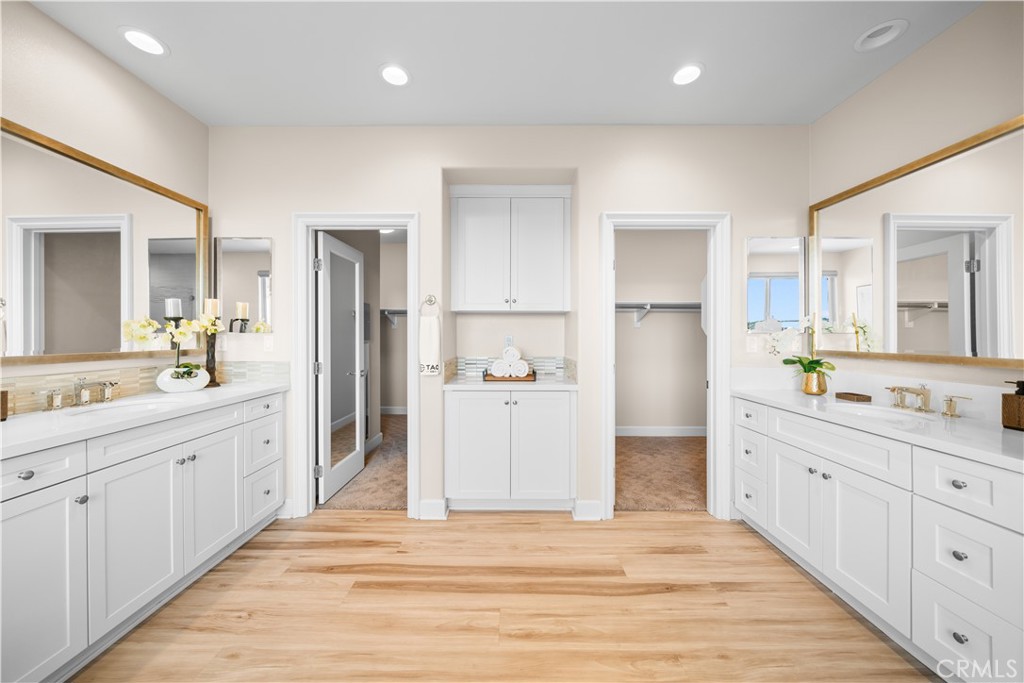 16389 Viewcrest Road