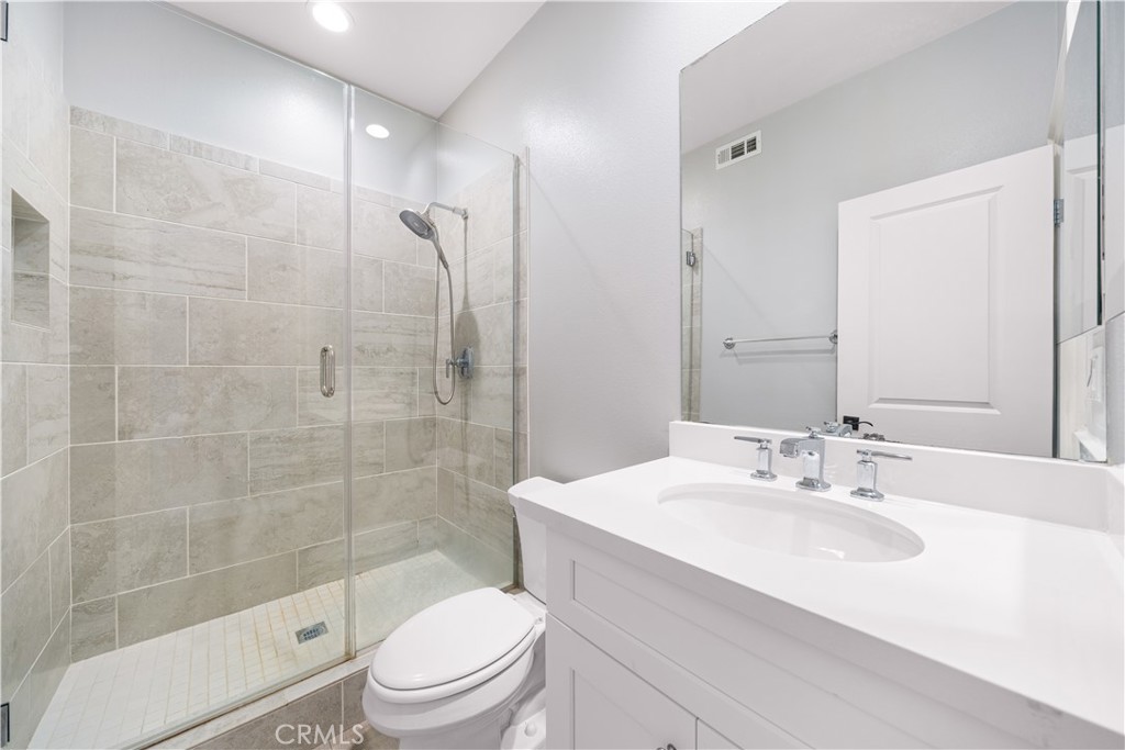 16389 Viewcrest Road