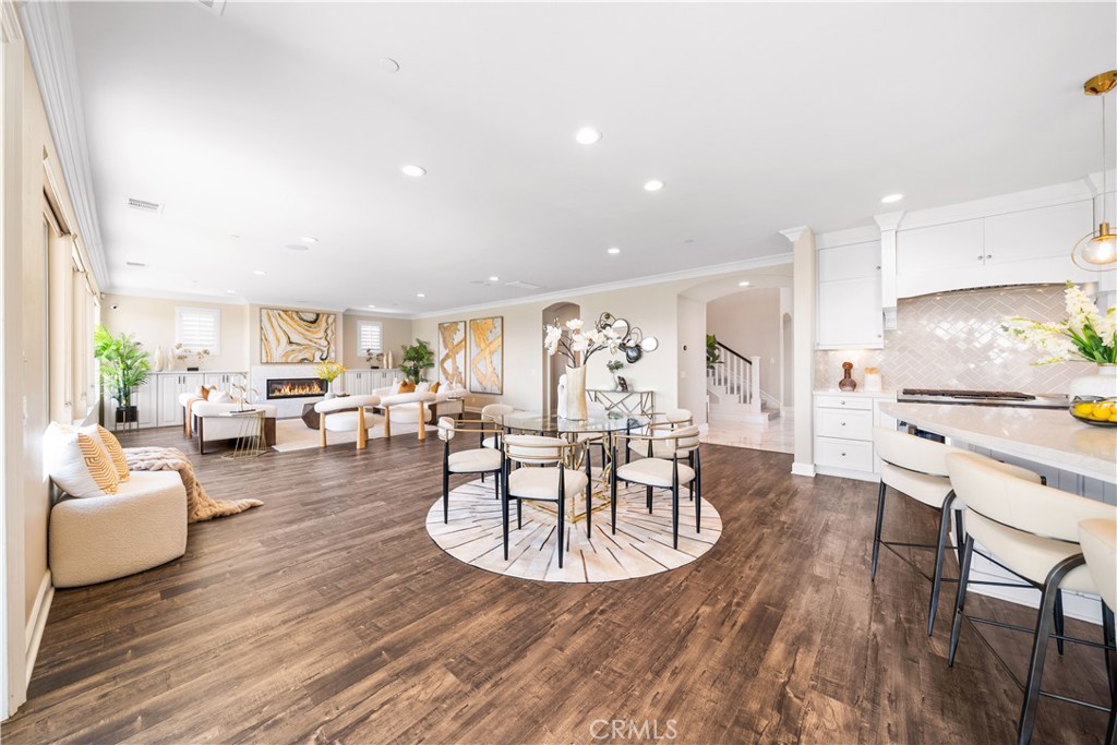 16389 Viewcrest Road