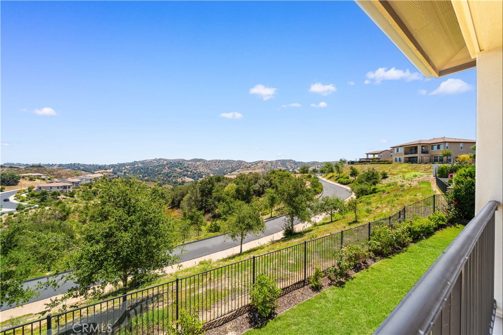 16389 Viewcrest Road