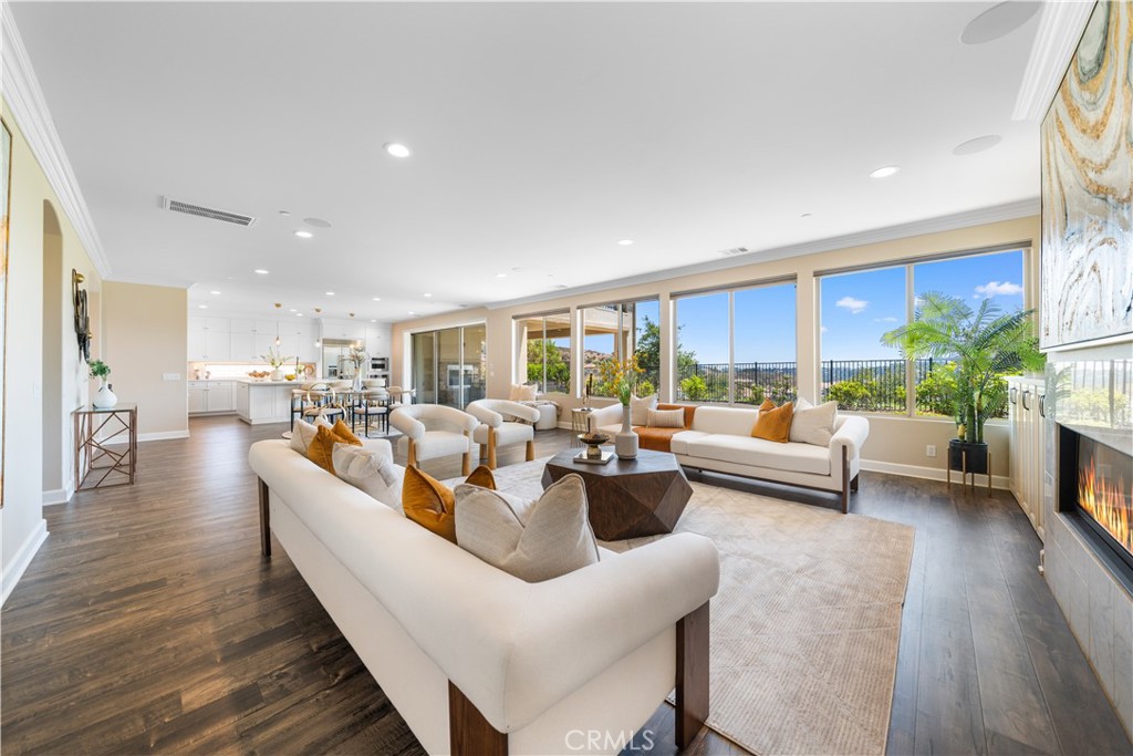 16389 Viewcrest Road