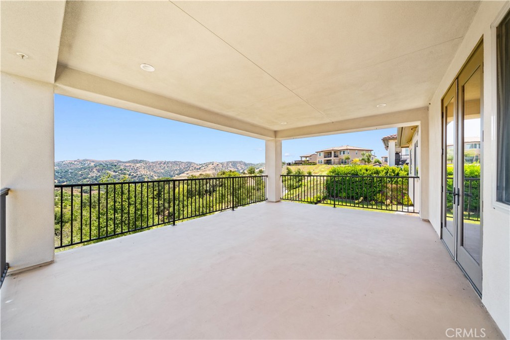 16389 Viewcrest Road