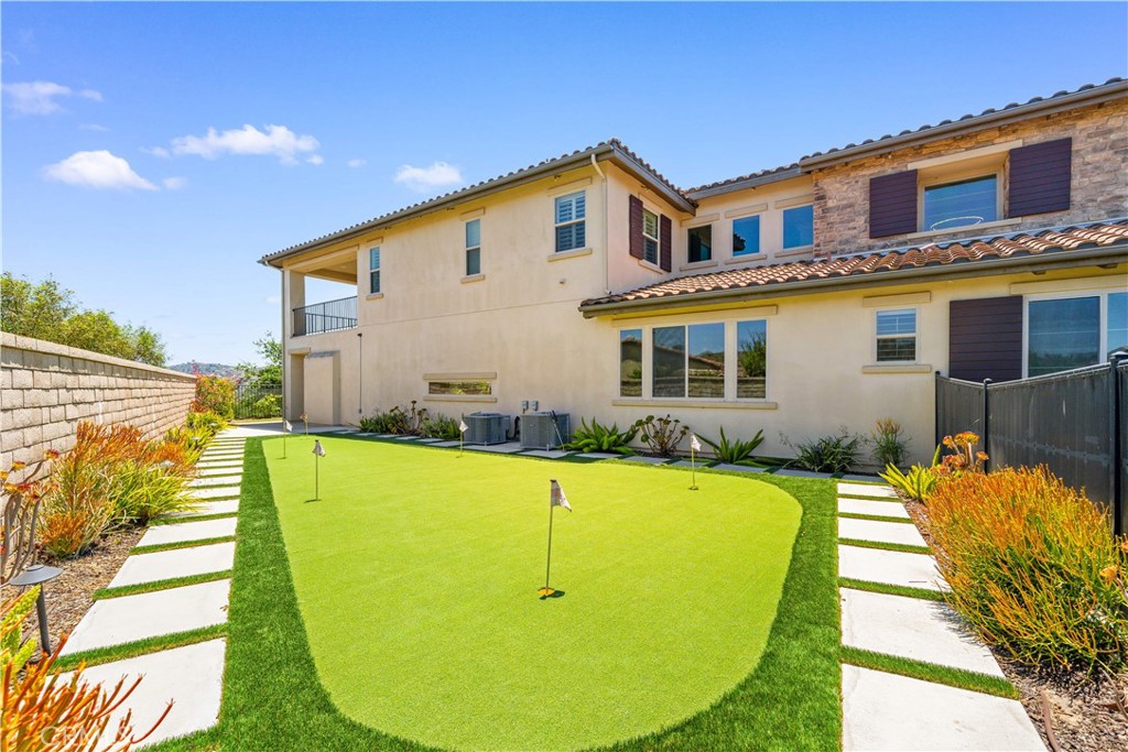 16389 Viewcrest Road