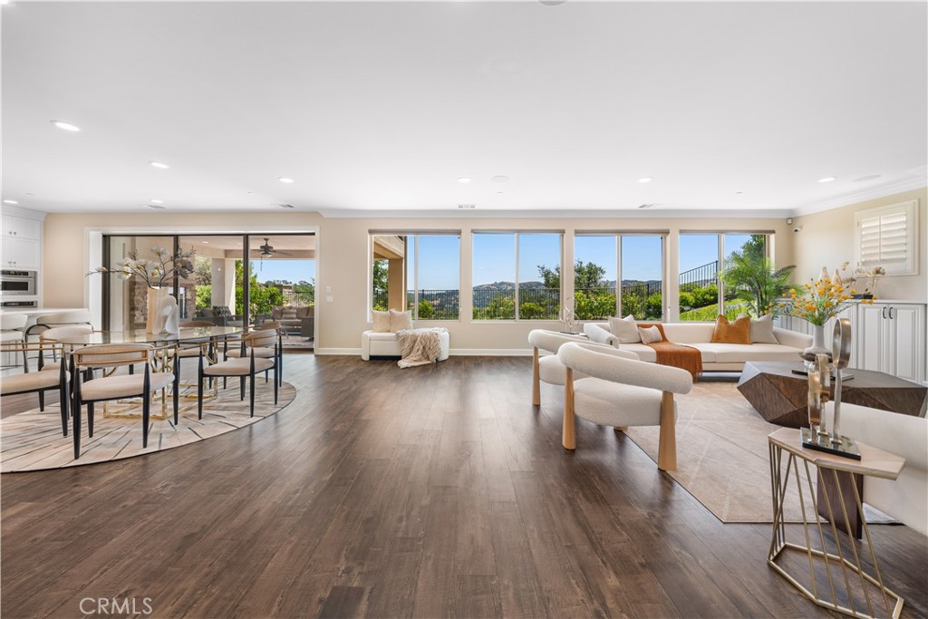 16389 Viewcrest Road