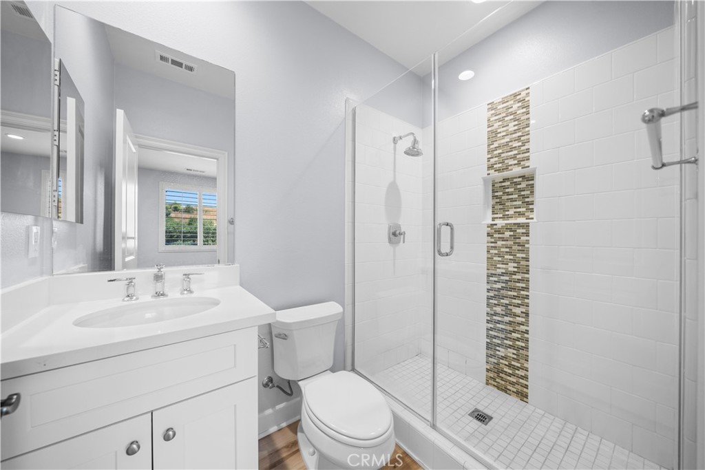 16389 Viewcrest Road