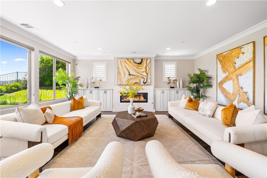 16389 Viewcrest Road