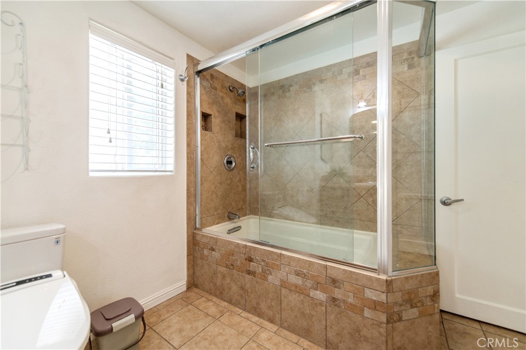 8420 E Hermosa Drive