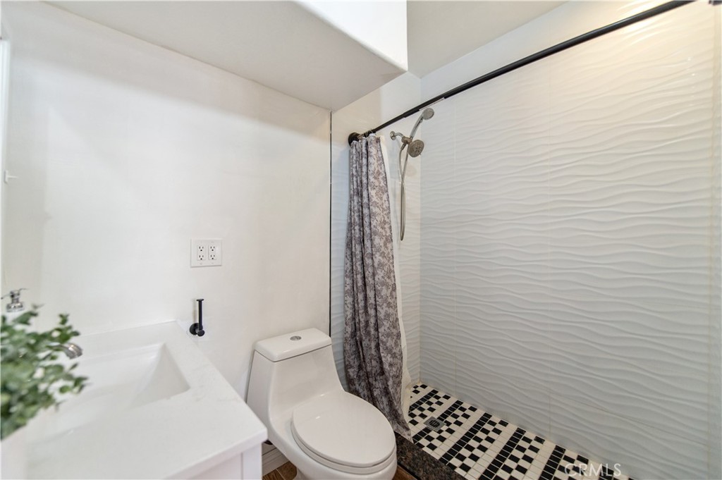 8420 E Hermosa Drive