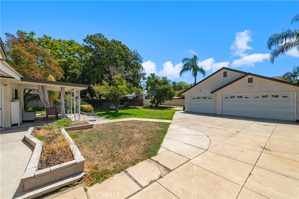 8420 E Hermosa Drive