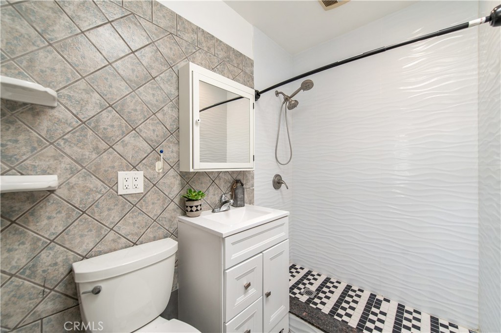 8420 E Hermosa Drive