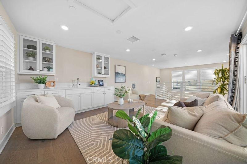 73 Pelican Lane
