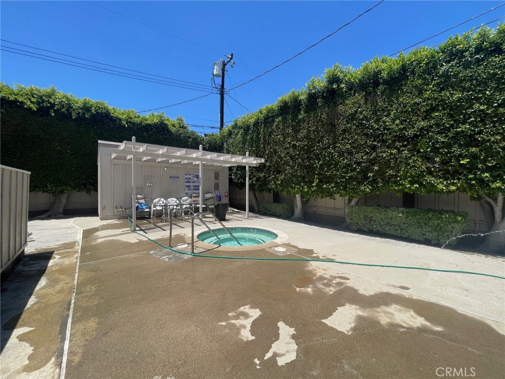 511 E Live Oak Avenue 11