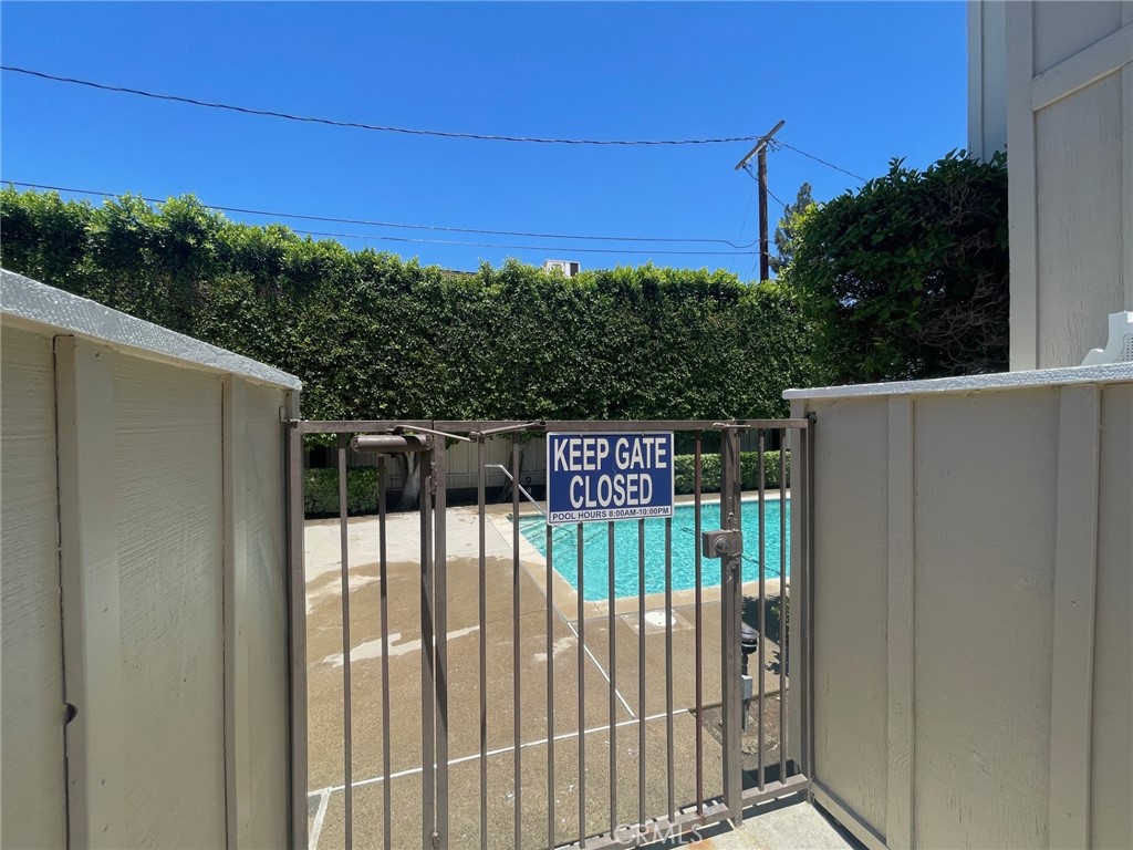 511 E Live Oak Avenue 11