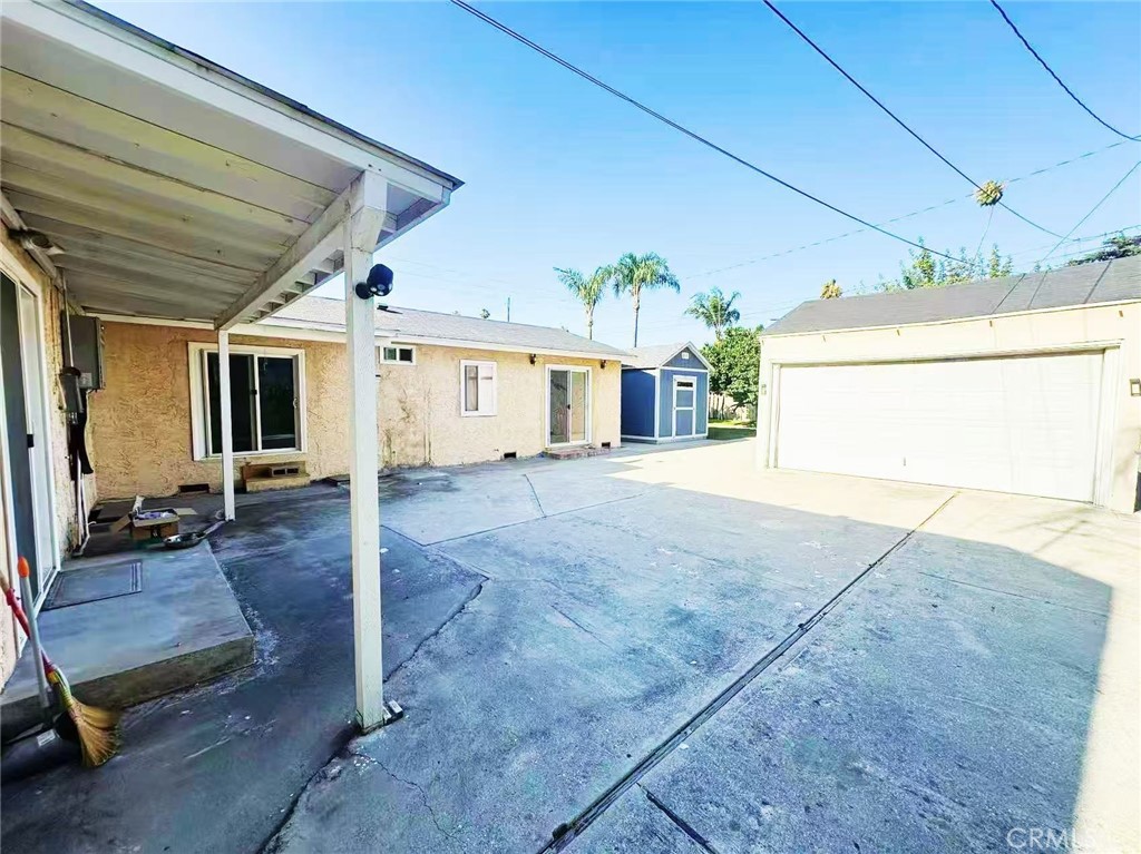 528 S Avington Avenue