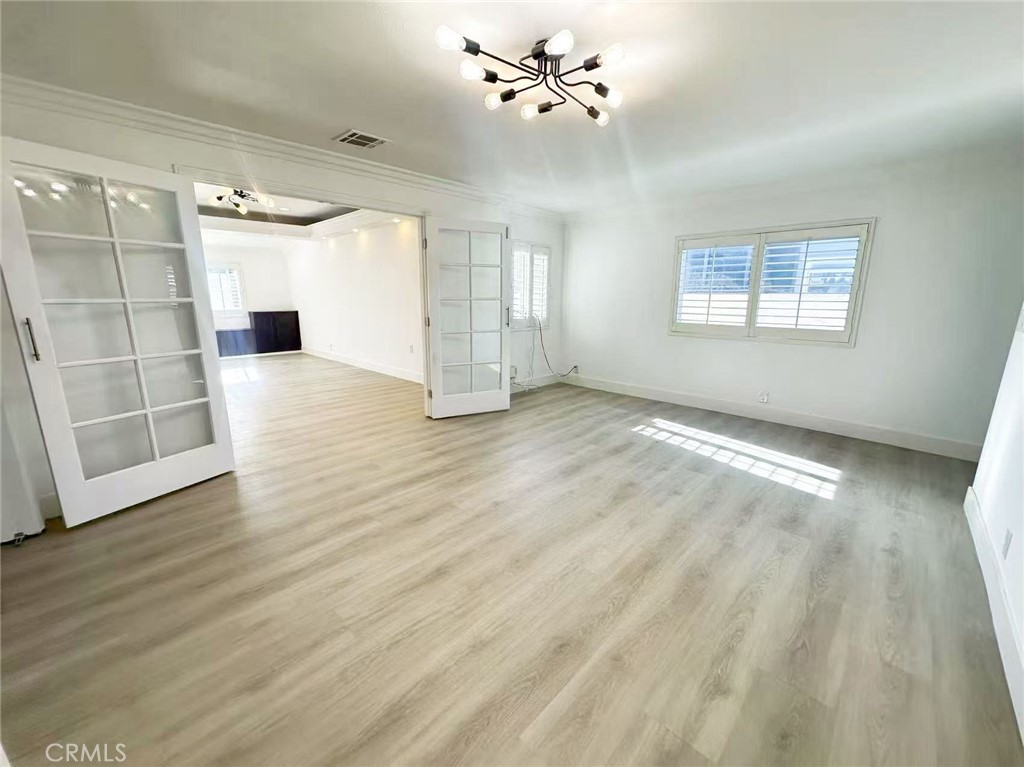 528 S Avington Avenue