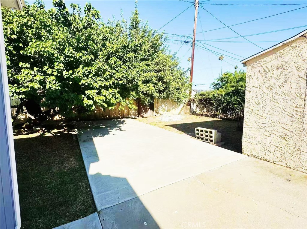 528 S Avington Avenue