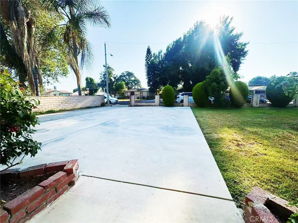 528 S Avington Avenue