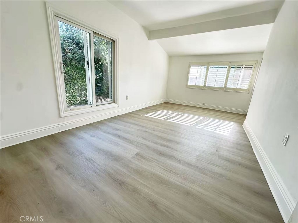 528 S Avington Avenue