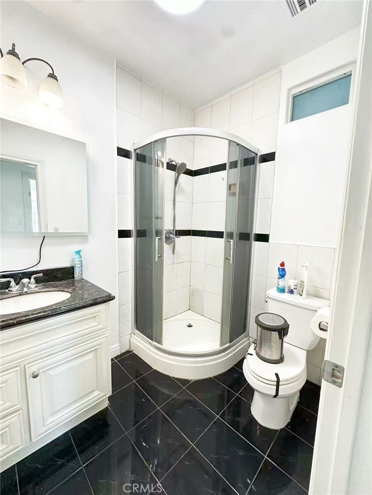 528 S Avington Avenue