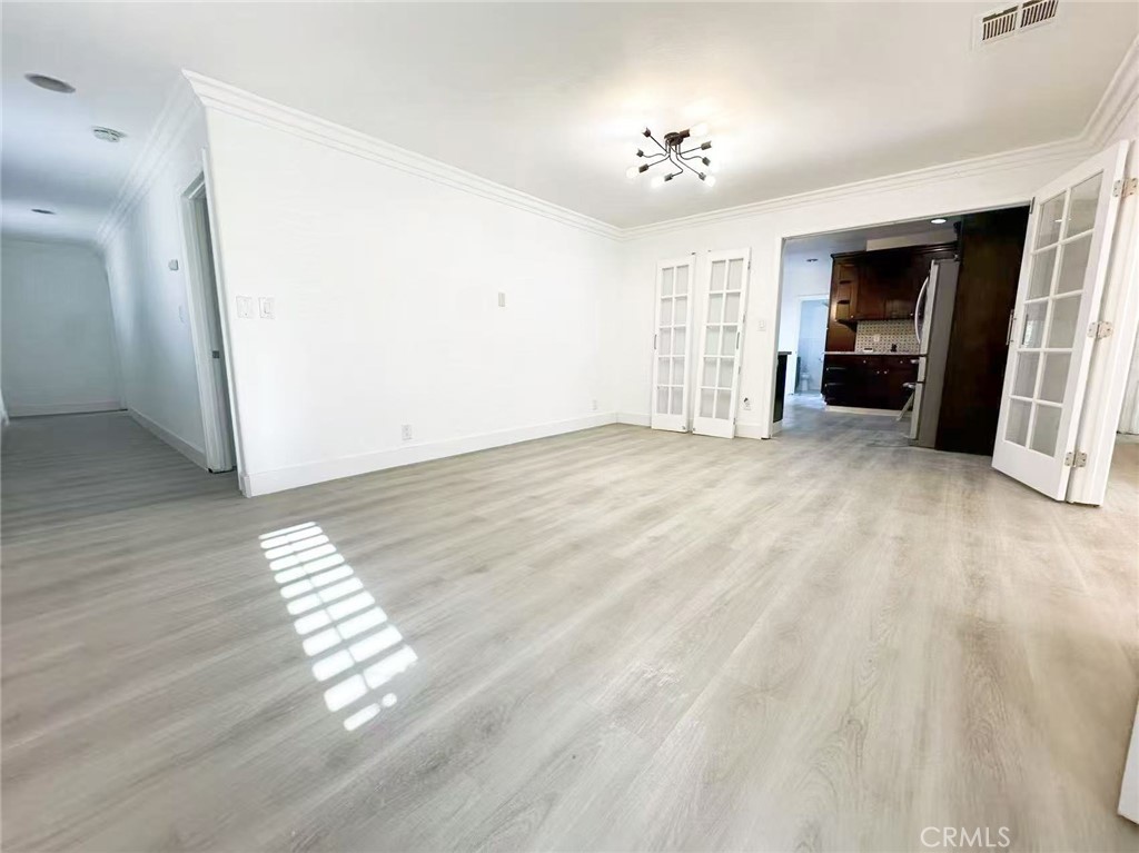 528 S Avington Avenue